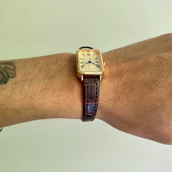 2000s vintage style cute rectangle brown leather luxury watch - Picture 6 of 8